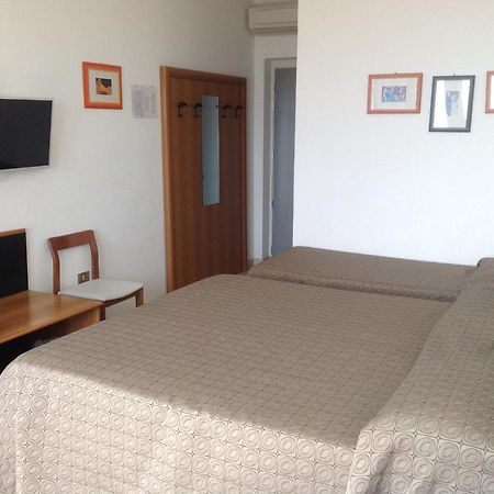 קאורלה Hotel Sara מראה חיצוני תמונה