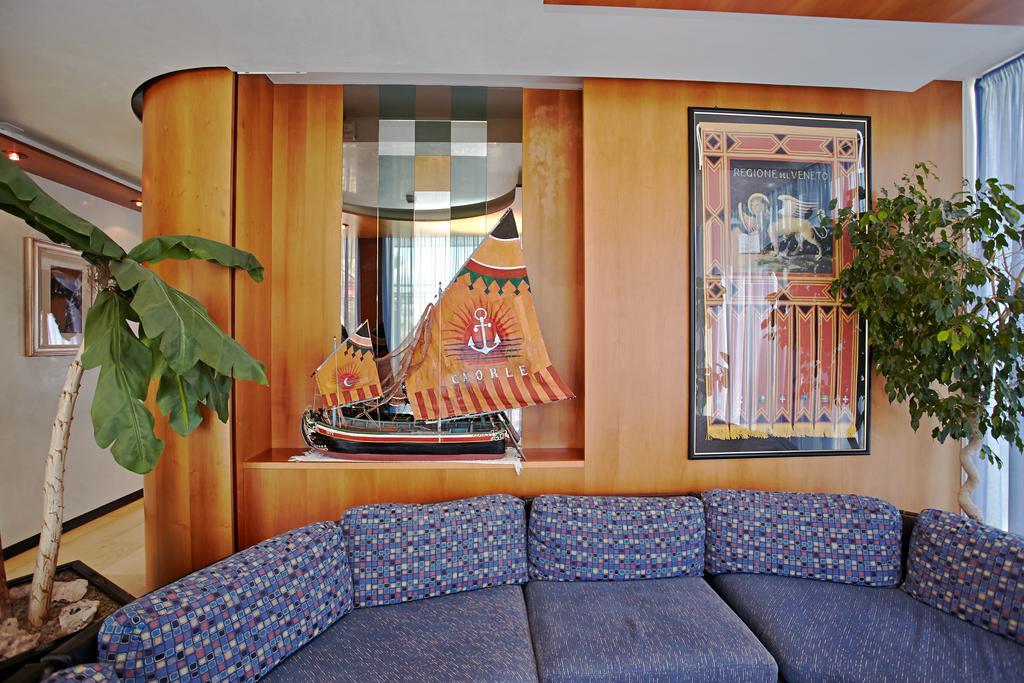 קאורלה Hotel Sara מראה חיצוני תמונה