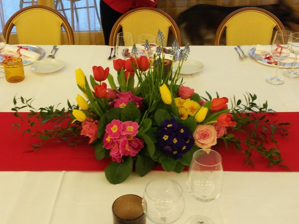 קאורלה Hotel Sara מראה חיצוני תמונה