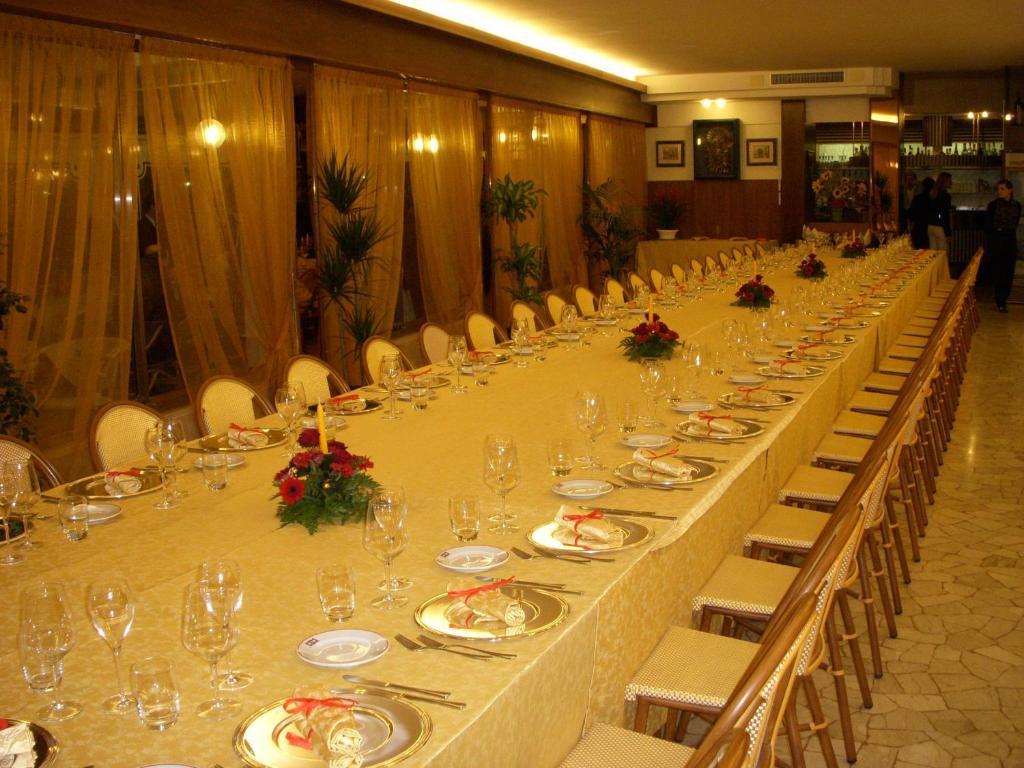 קאורלה Hotel Sara מראה חיצוני תמונה