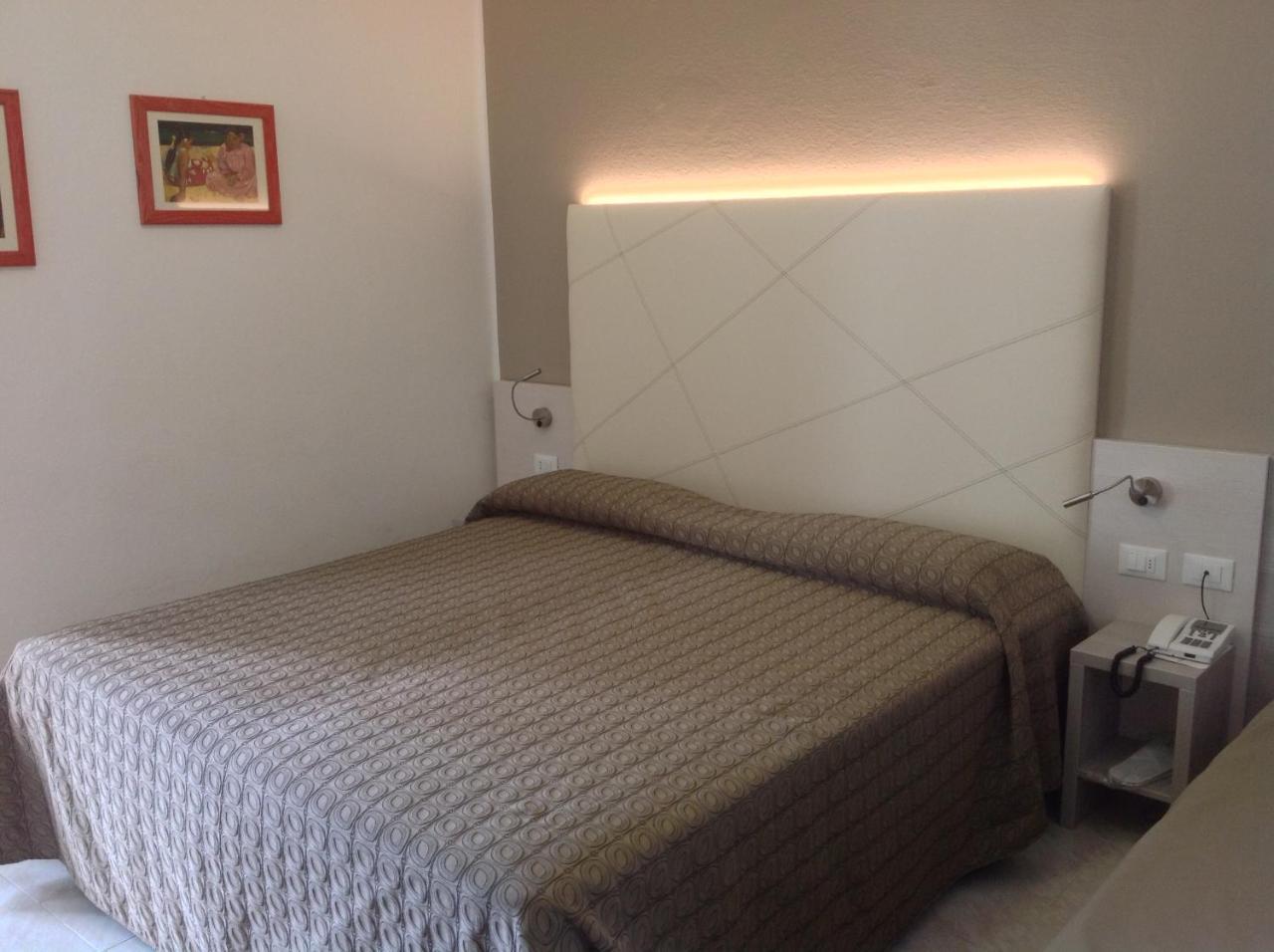 קאורלה Hotel Sara מראה חיצוני תמונה